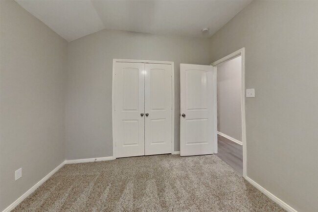 Building Photo - 22575 Valley Canyon