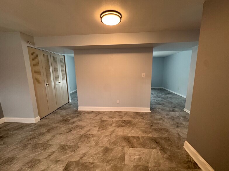 Building Photo - 1702 Rosemont Rd SW