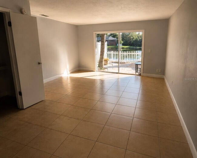 Building Photo - 13816 Orange Sunset Dr