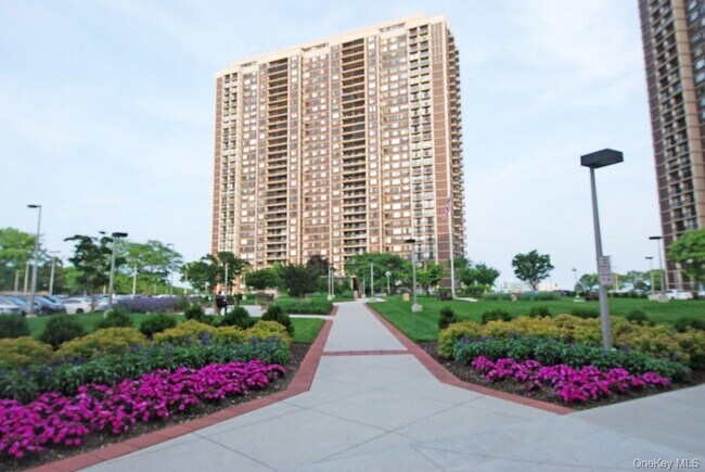 Primary Photo - 269-10 Grand Central Pkwy