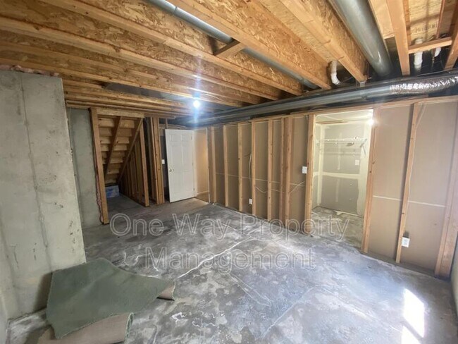 Building Photo - 5259 W 9th St Dr