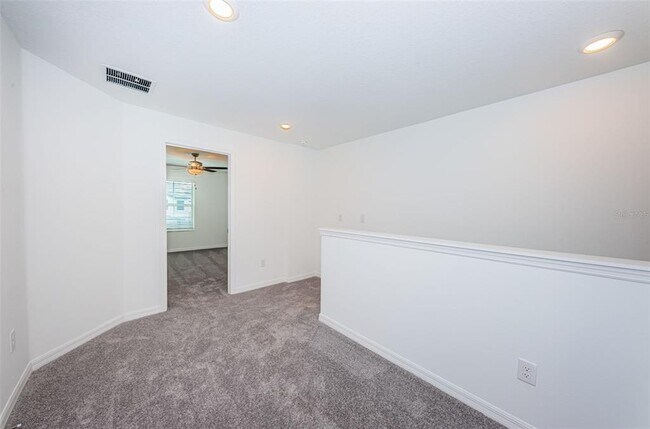 Building Photo - 8327 Crescent Oaks Dr