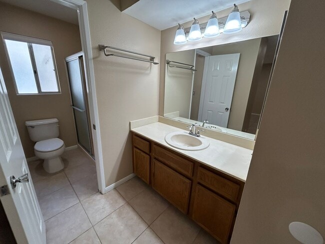 Building Photo - Spacious condo at Ascot Park Villas!!!