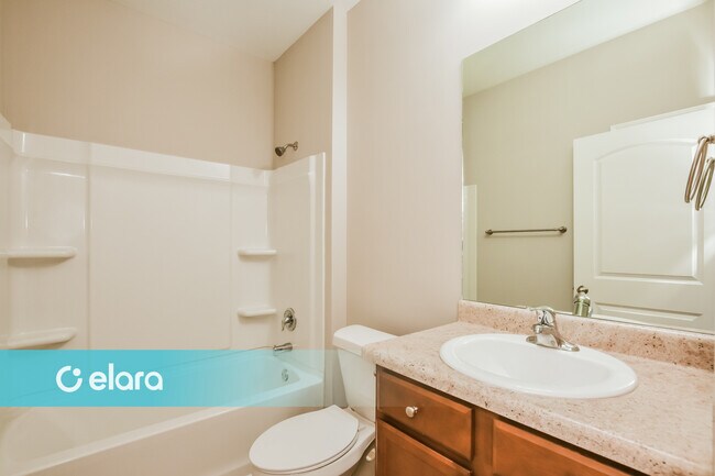 Building Photo - 215 Village Springs Dr