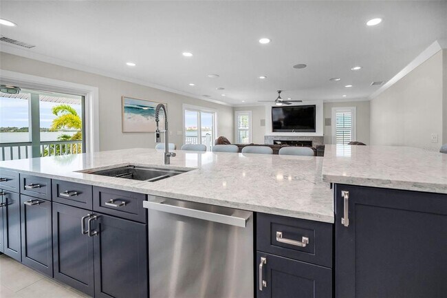 Building Photo - 804 Bay Point Dr