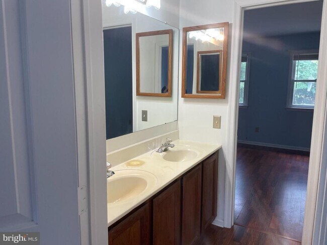 Building Photo - 154 Trotters Lea Ln