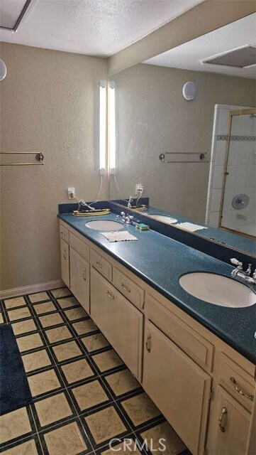 Building Photo - 2867 Shadow Canyon Dr