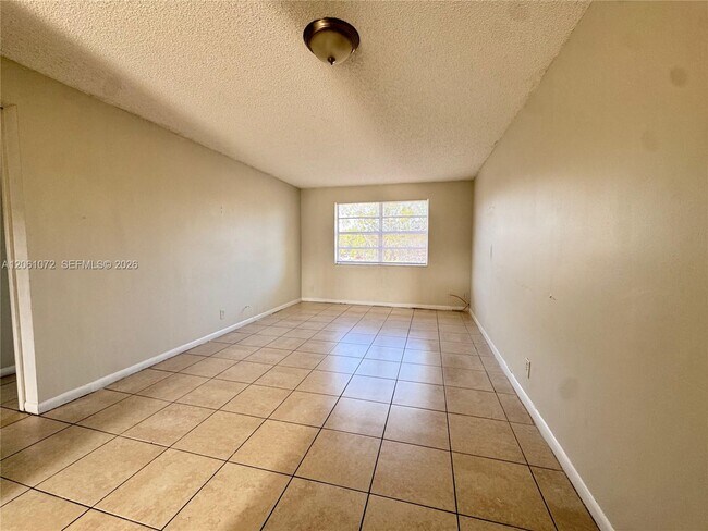 Building Photo - 95 NE 41st St