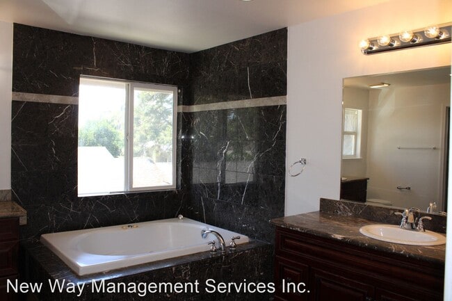 Building Photo - 5 br, 3 bath House - 209 Rossi Avenue, Unit A
