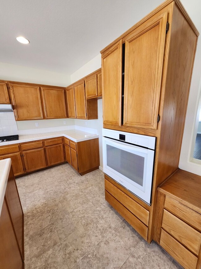 Building Photo - Beautiful two-story home located in the he...