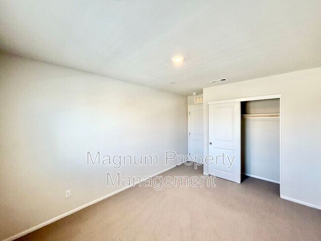 Building Photo - 36330 Albus Ave
