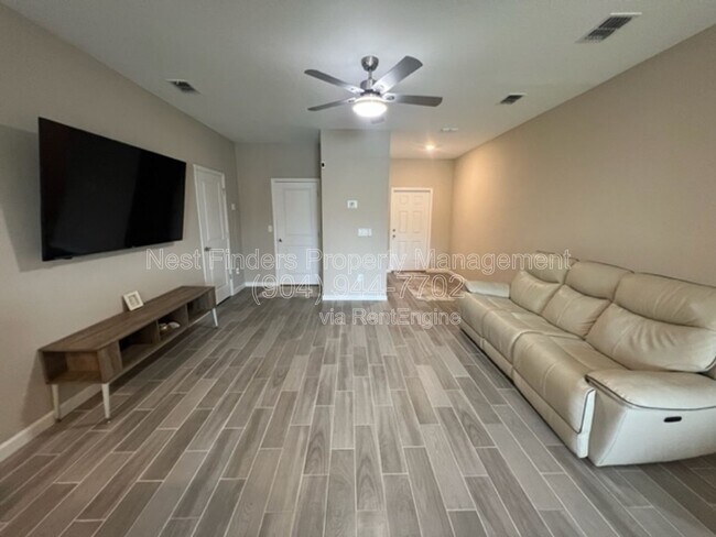 Building Photo - 2650 Sandy Dune Dr