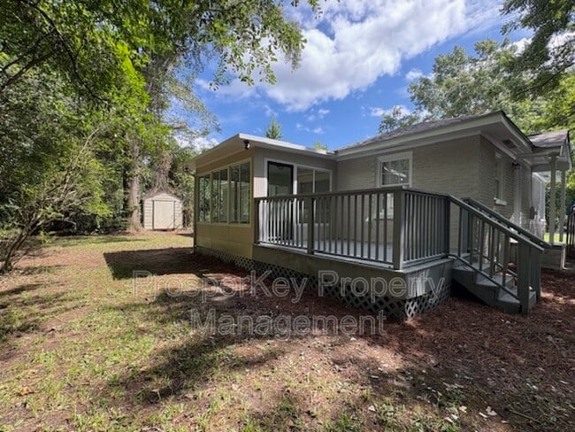 Building Photo - 2135 Avalon Rd