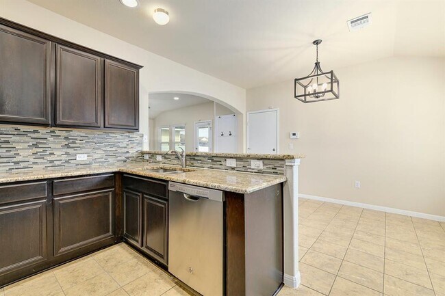 Building Photo - 18421 Tallgrass Prairie Dr