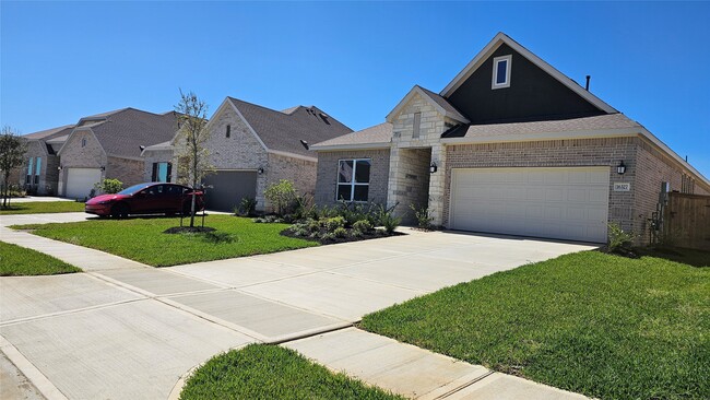 Building Photo - 16327 Mesquite Fld Dr