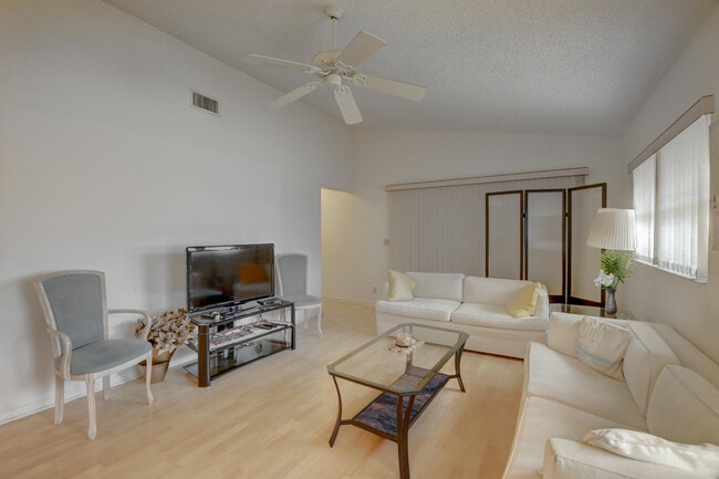 Building Photo - 8089 Springtree Rd