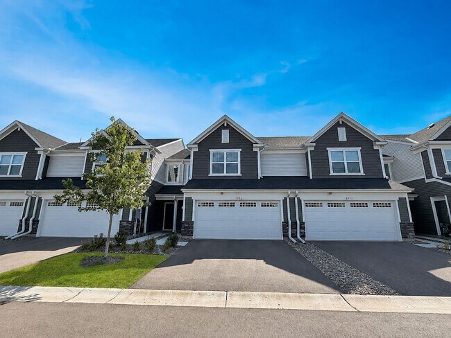 Building Photo - 3034 Basswood St