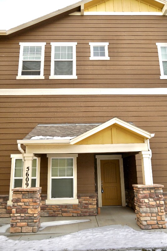Building Photo - 5609 Shamrock Heights