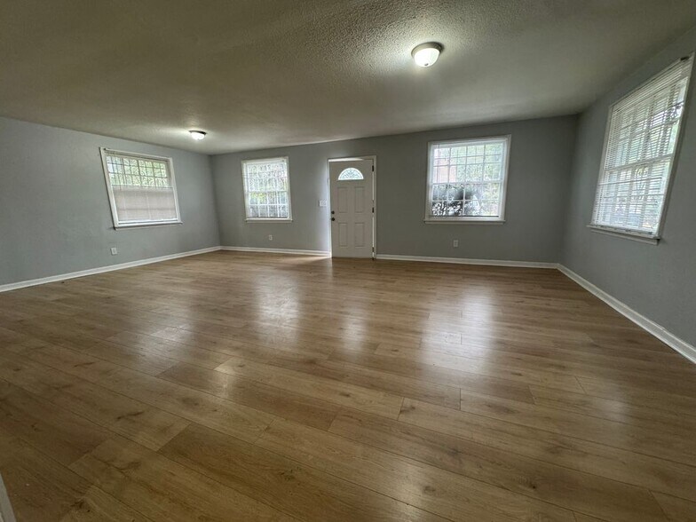 Building Photo - 46 W 23rd St