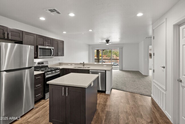 Building Photo - 1826 Kestrel Cir