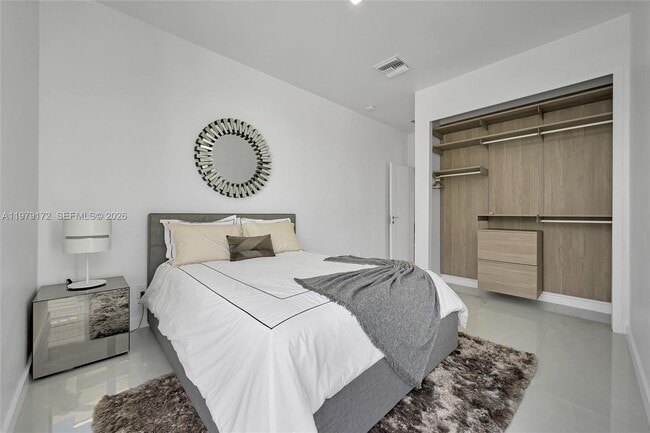 Building Photo - 2516 NE 21st St