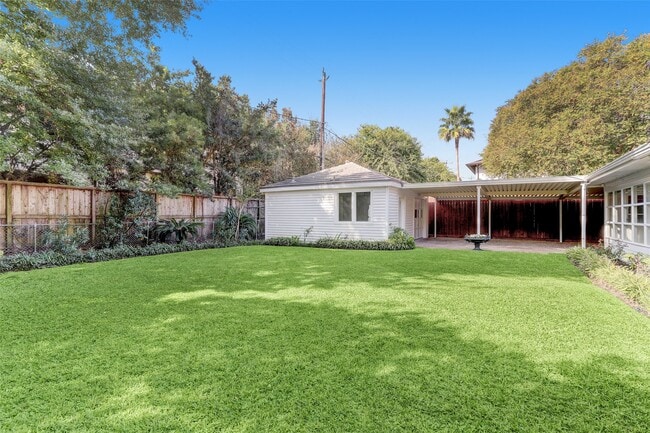 Building Photo - 4515 Oakshire Dr