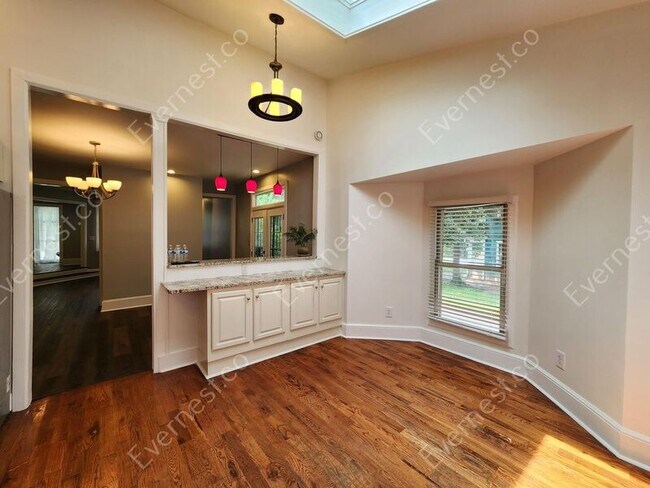 Building Photo - 41 Delta Pl NE