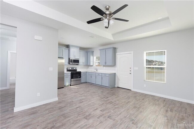 Building Photo - 3405 E Zinnia Ave