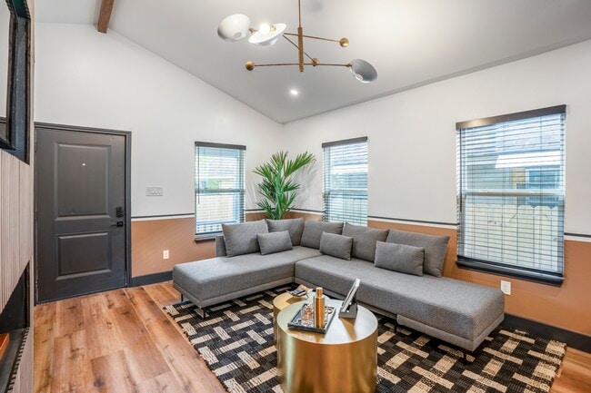 Building Photo - 5512 Texas St