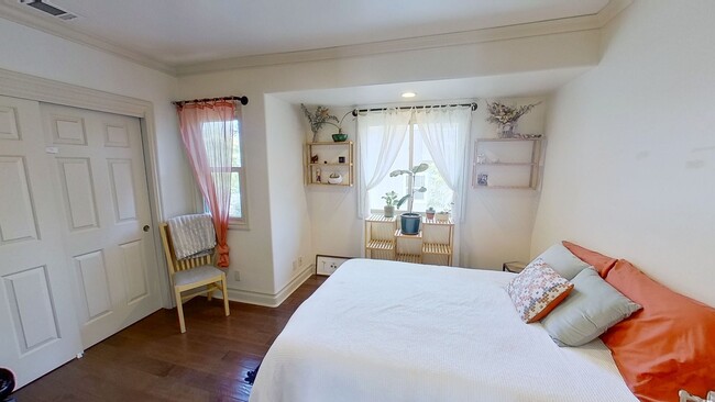 Building Photo - Stylish and Convenient: Your Dream 3 bed / 2 bath Rental  in Downtown Santa Barbara!