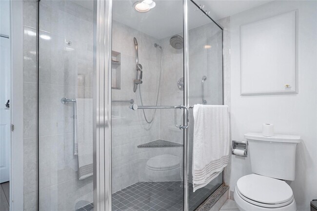 Building Photo - 4280 Galt Ocean Dr