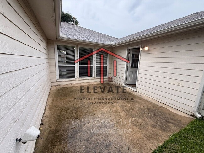 Building Photo - 6105 Comfort Dr