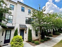 Building Photo - 1020 Aster Rd