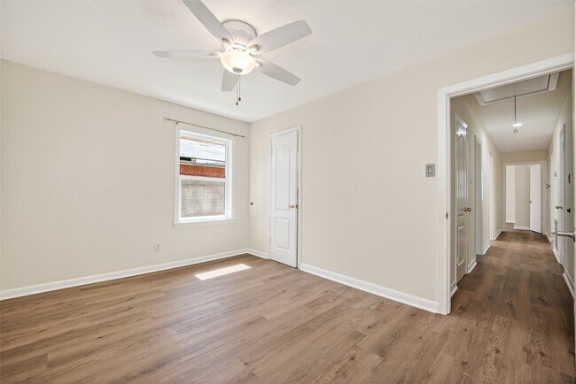 Building Photo - 7950 Longridge Dr