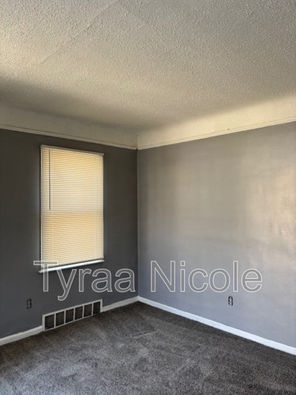 Building Photo - 22241 Lyndon St