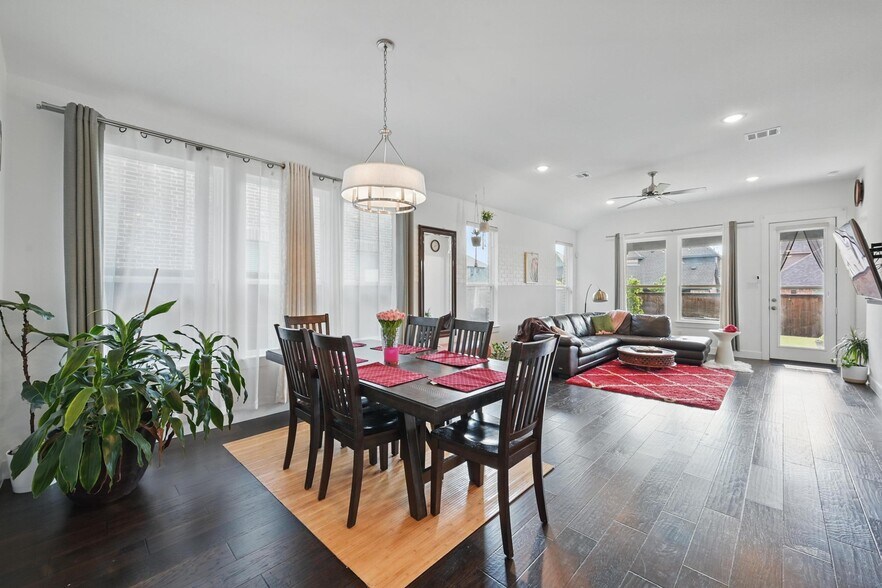 Building Photo - 5821 Liberty Hill Dr