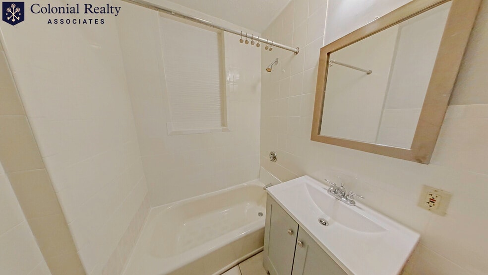 Building Photo - 330 St Paul St