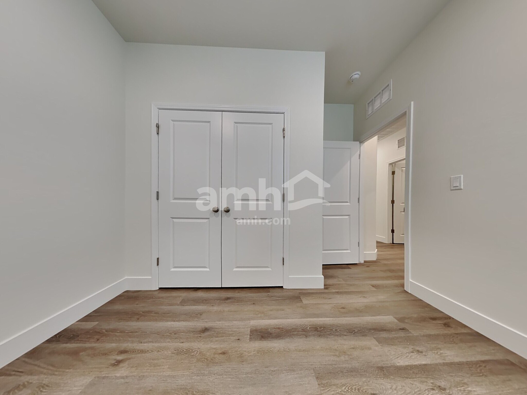 Building Photo - 525 Silverbell Falls Pl