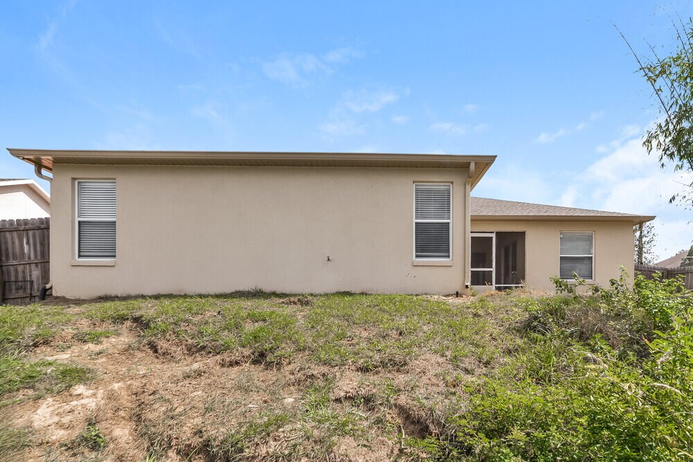 Building Photo - 803 Shore Breeze Way