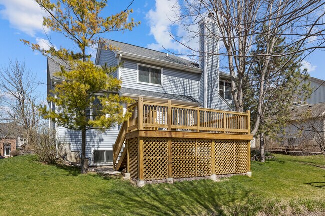 Building Photo - 526 Normandy Ln