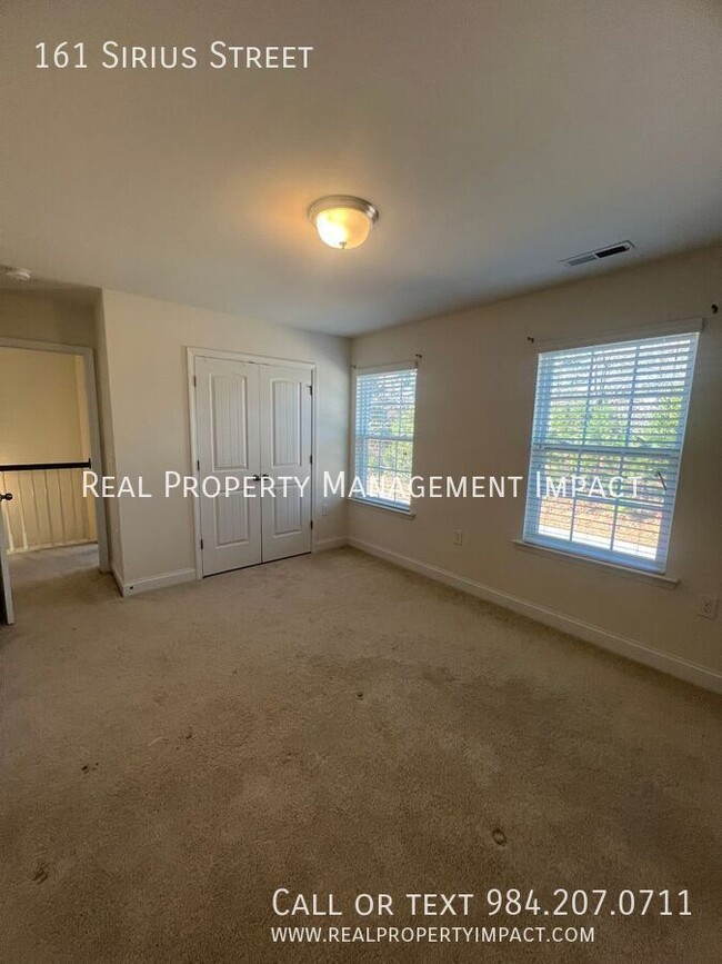 Building Photo - MOVE IN SPECIAL - $200 OFF Spacious 3 Bedr...