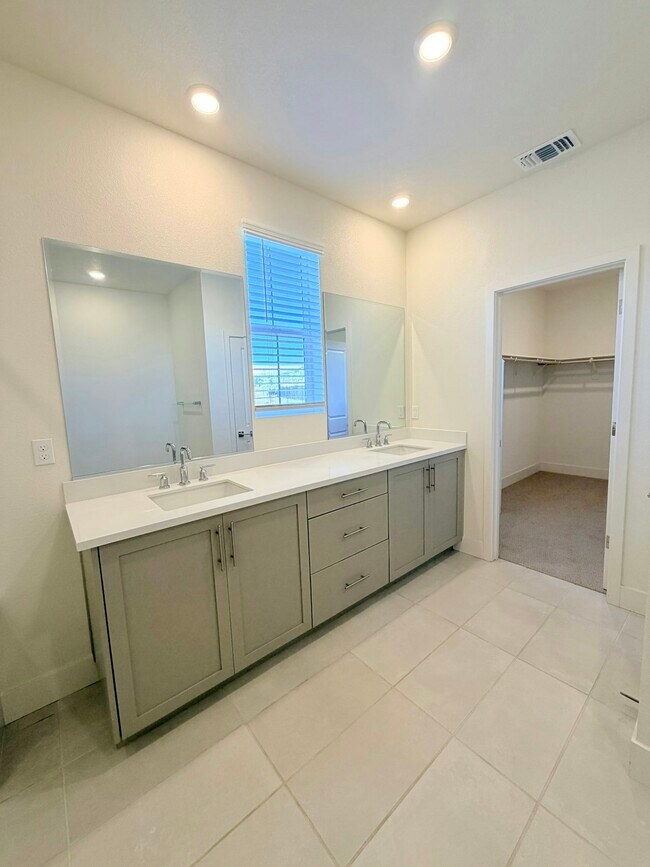 Building Photo - 3948 Telluride St
