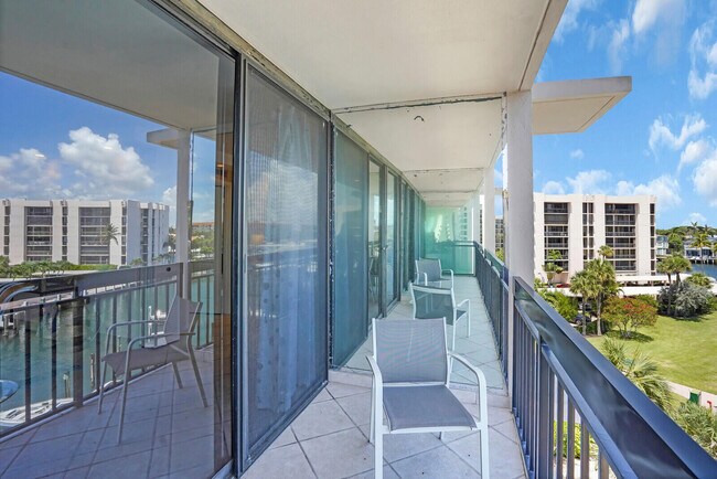 Building Photo - 2687 N Ocean Blvd