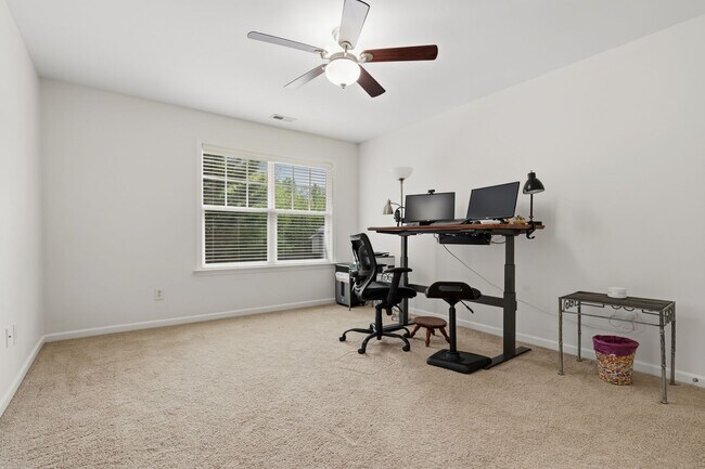 Building Photo - *PARK FLEX STAYS* Beautifully Appointed Furnished Home Near Duke & Croasdaile