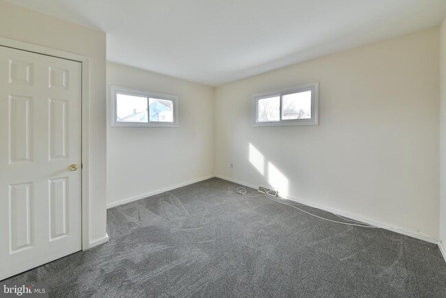 Building Photo - 2832 Jefferson Ave