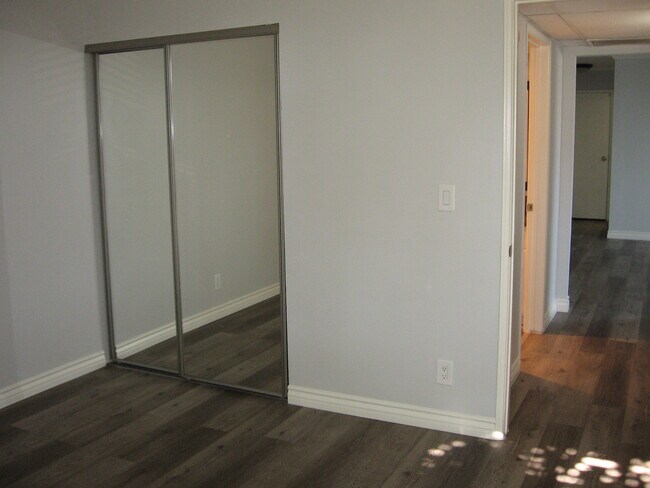 Building Photo - 9900 Jordan Ave