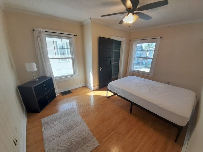 Building Photo - 1118 N Elmwood Ave