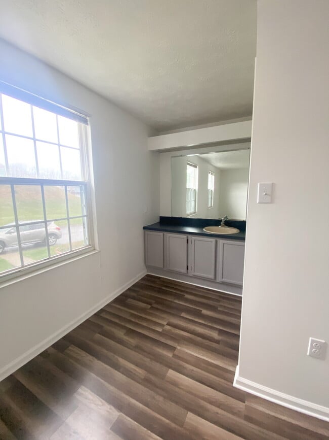 Master Bath - 5053 Hamilton Dr