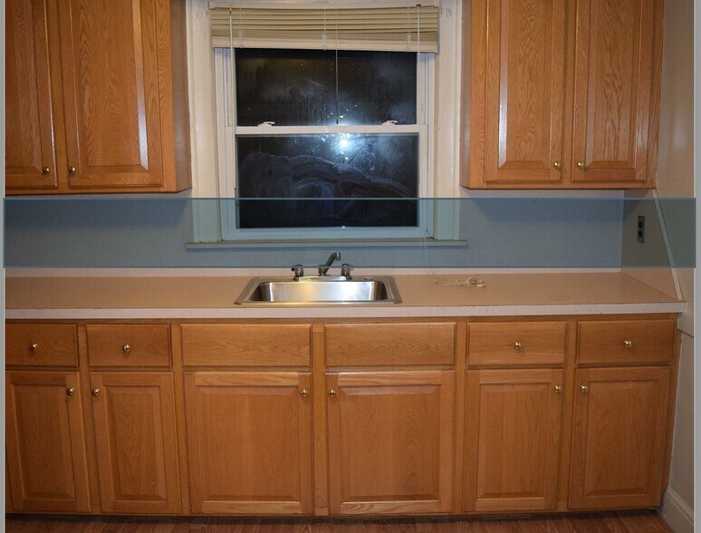 Building Photo - 75 Fuller St