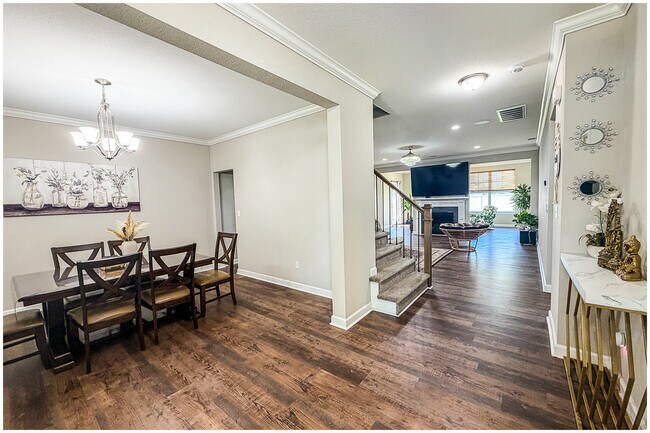 Building Photo - 1321 Parkdale St